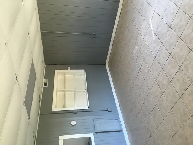 $1,000 | 393 Wellington Avenue, Unit 1, Elgin, IL 60120