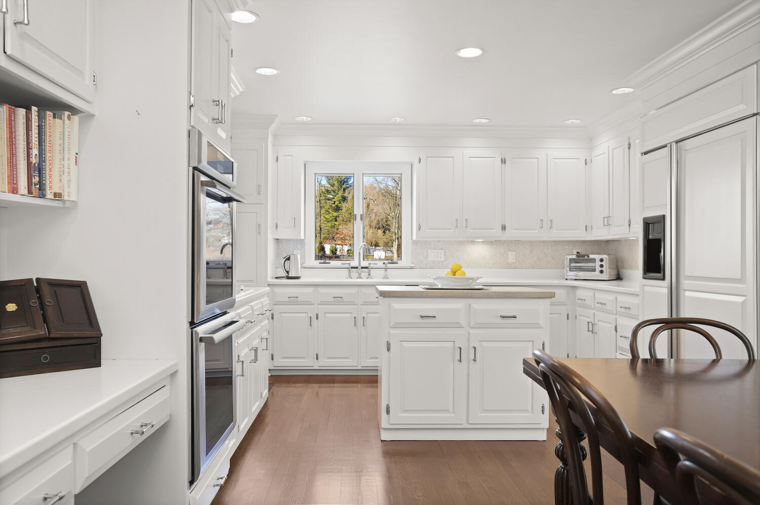 272 Putnam Road New Canaan, CT 06840 - Photo 13 of 44 272 Putnam Rd New Canaan CT-large-014-00