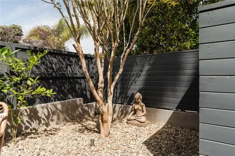$3,300,000 | 664 Rosecrans Avenue, Manhattan Beach, CA 90266