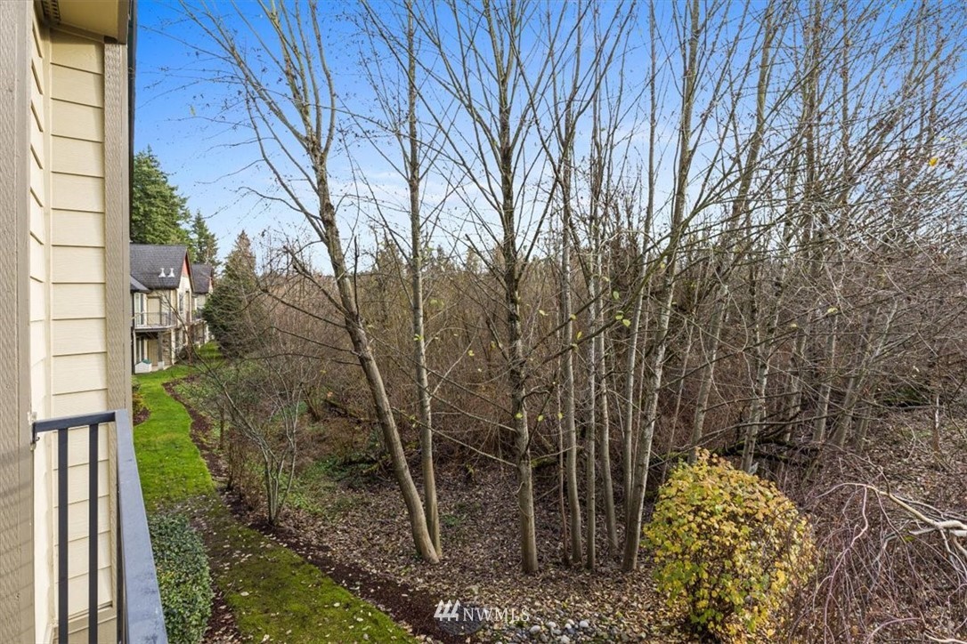 19102 20th Drive Southeast, Unit B206 Bothell, WA 98012 - Photo 28 of 29 a view of a yard