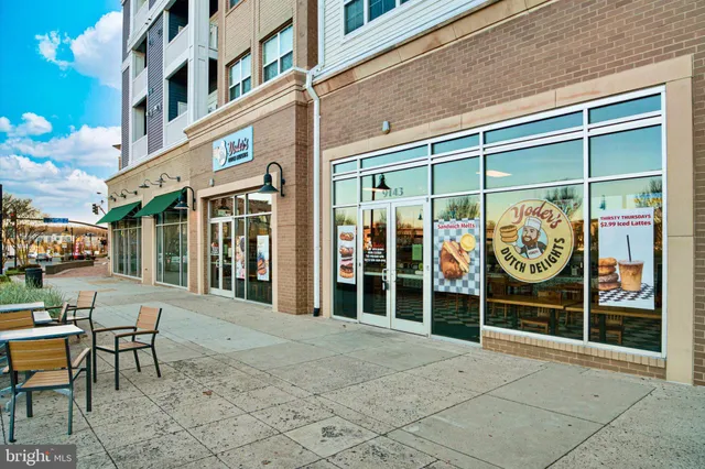 a view of a dinning room with a outdoor space