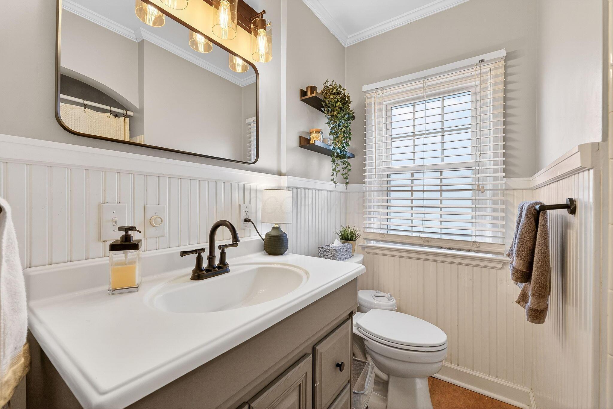205 West Henderson Road Columbus, OH 43214 - Photo 32 of 63 205 W Henderson (Interior)-27