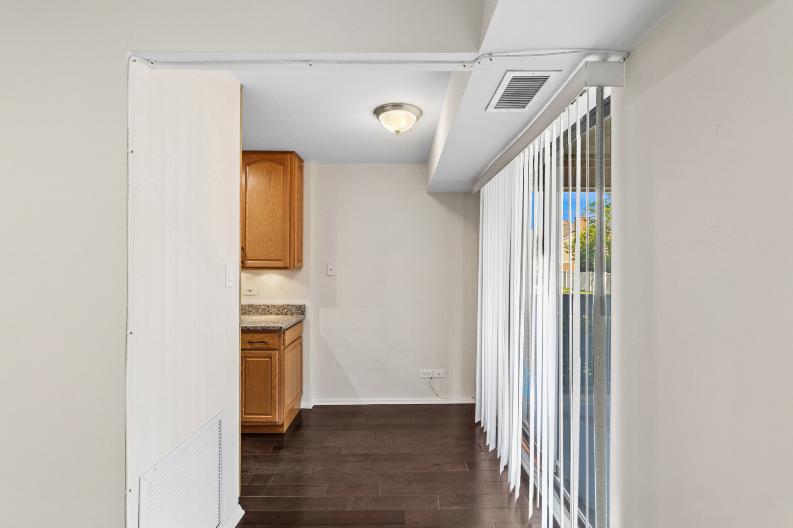 701 Forum Square, Unit 108 Glenview, IL 60025 - Photo 5 of 21