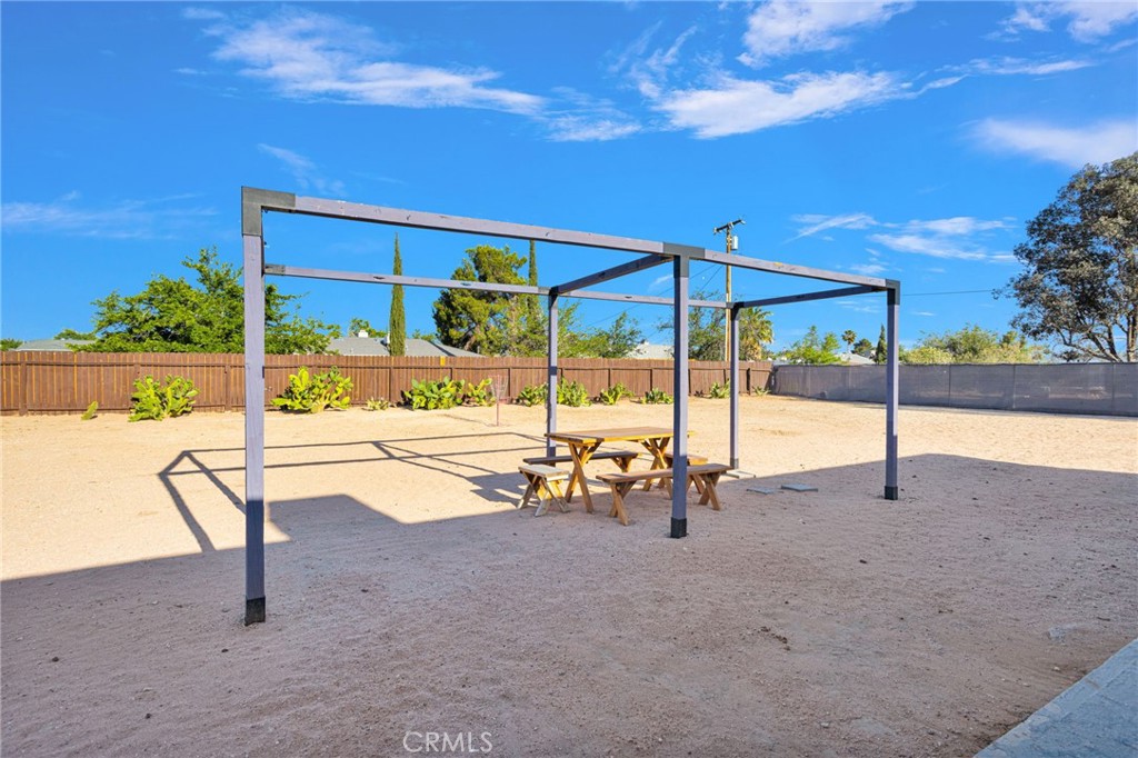 12696 Kiowa Road Apple Valley, CA 92308 - Photo 23 of 42