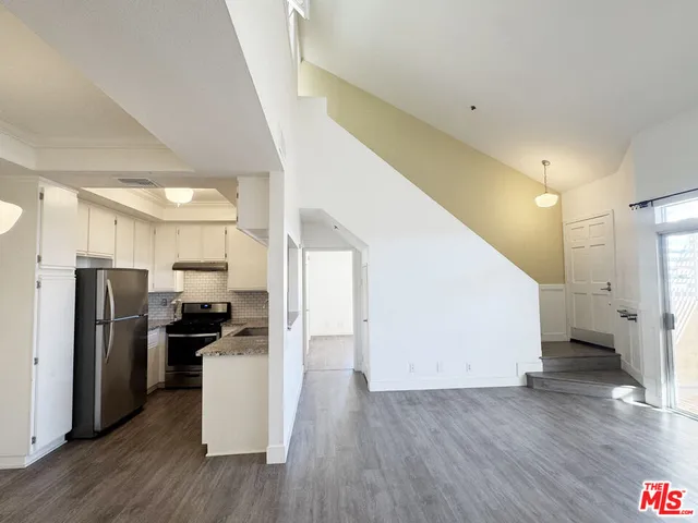 $565,000 | 13801 Oxnard Street, Unit 206, Valley Glen, CA 91401