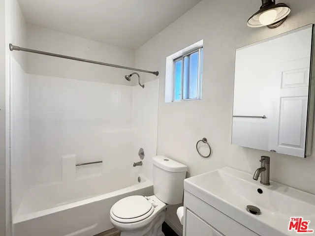 $565,000 | 13801 Oxnard Street, Unit 206, Valley Glen, CA 91401