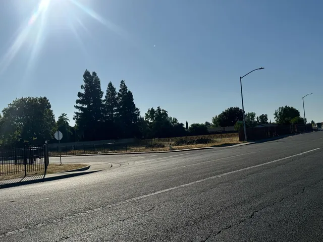 a view of a tennis court
