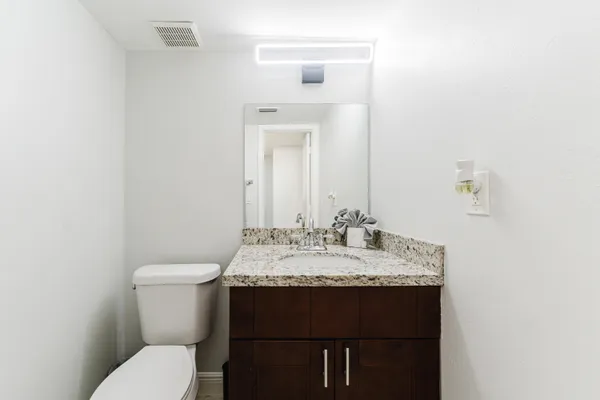 $4,000 | 1800 Northwest 4th Avenue, Boca Raton, FL 33432