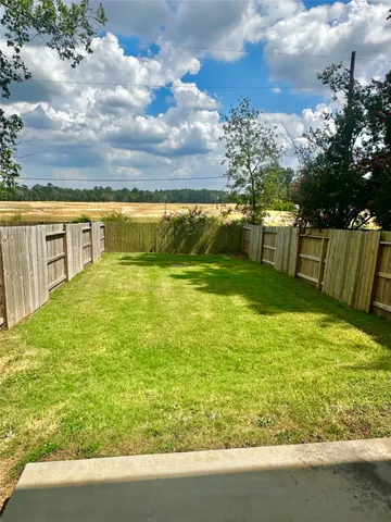 $1,600 | 62 Woodland Hills Drive, Unit B, Conroe, TX 77303