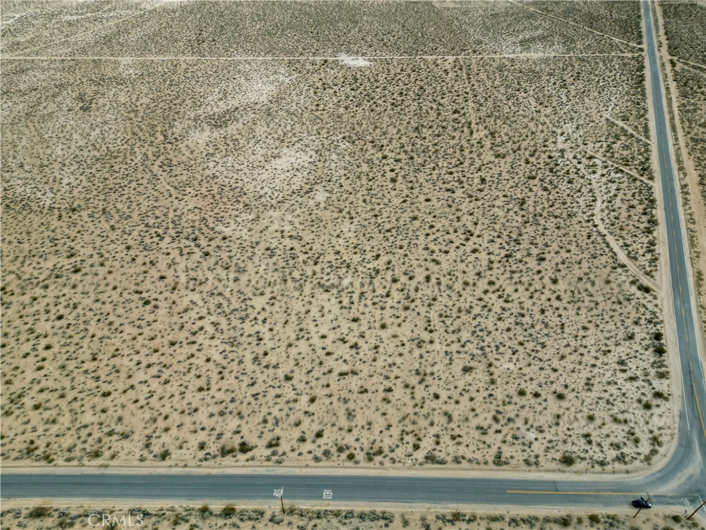 31300 Cove Road Lucerne Valley, CA 92356 - Photo 3 of 8