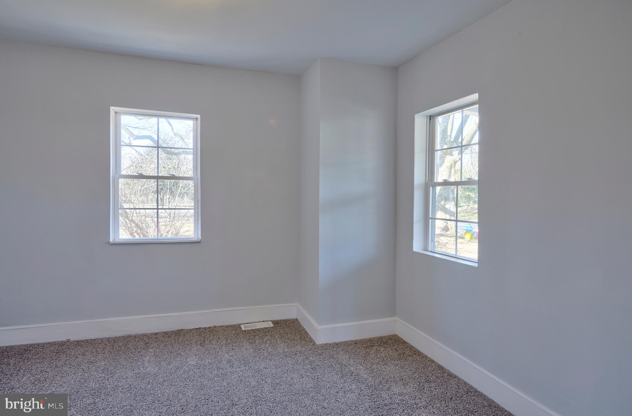 44 Cedarbrook Road Sicklerville, NJ 08081 - Photo 13 of 25 an empty room with windows