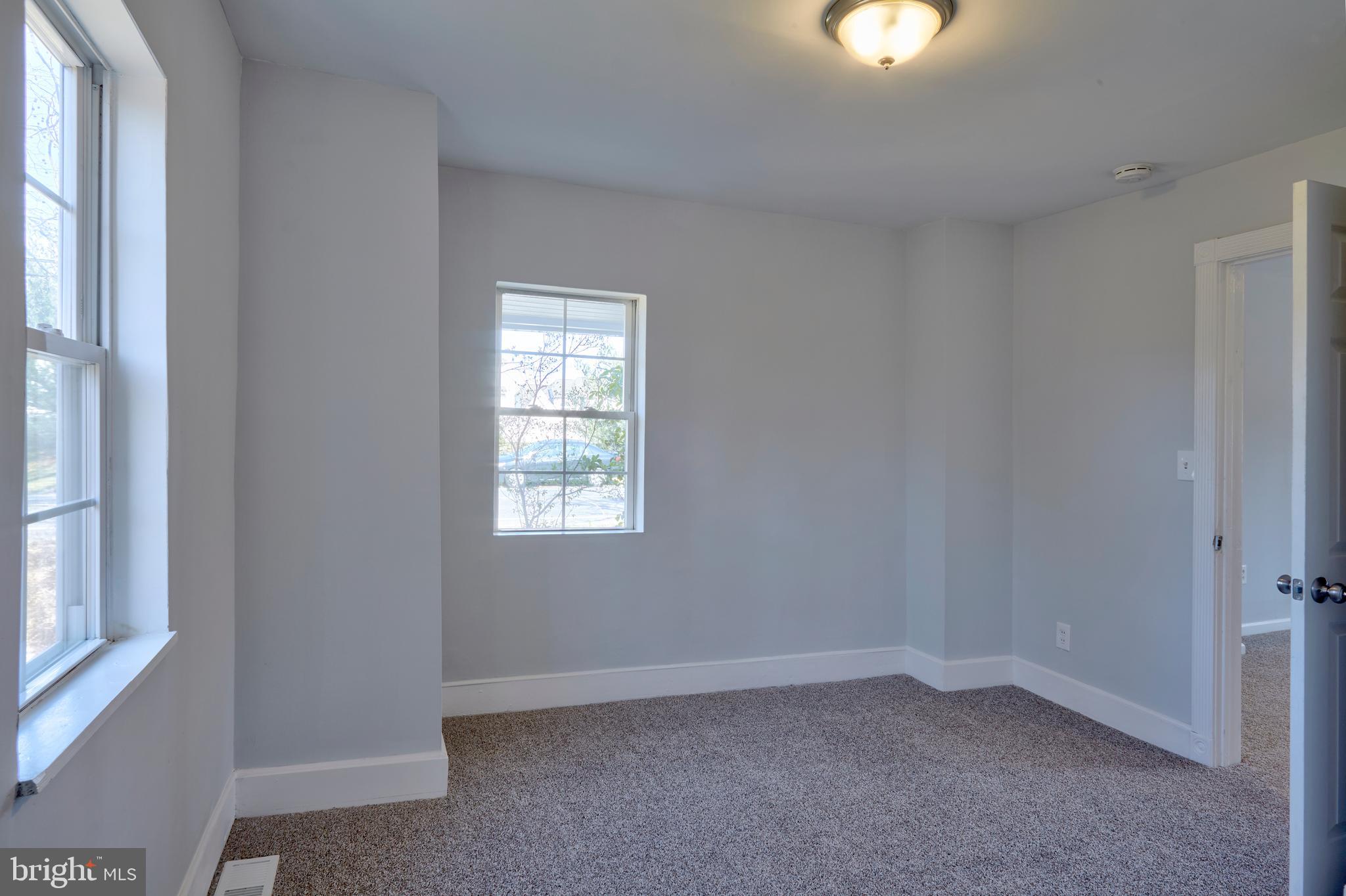 44 Cedarbrook Road Sicklerville, NJ 08081 - Photo 14 of 25 an empty room with a window