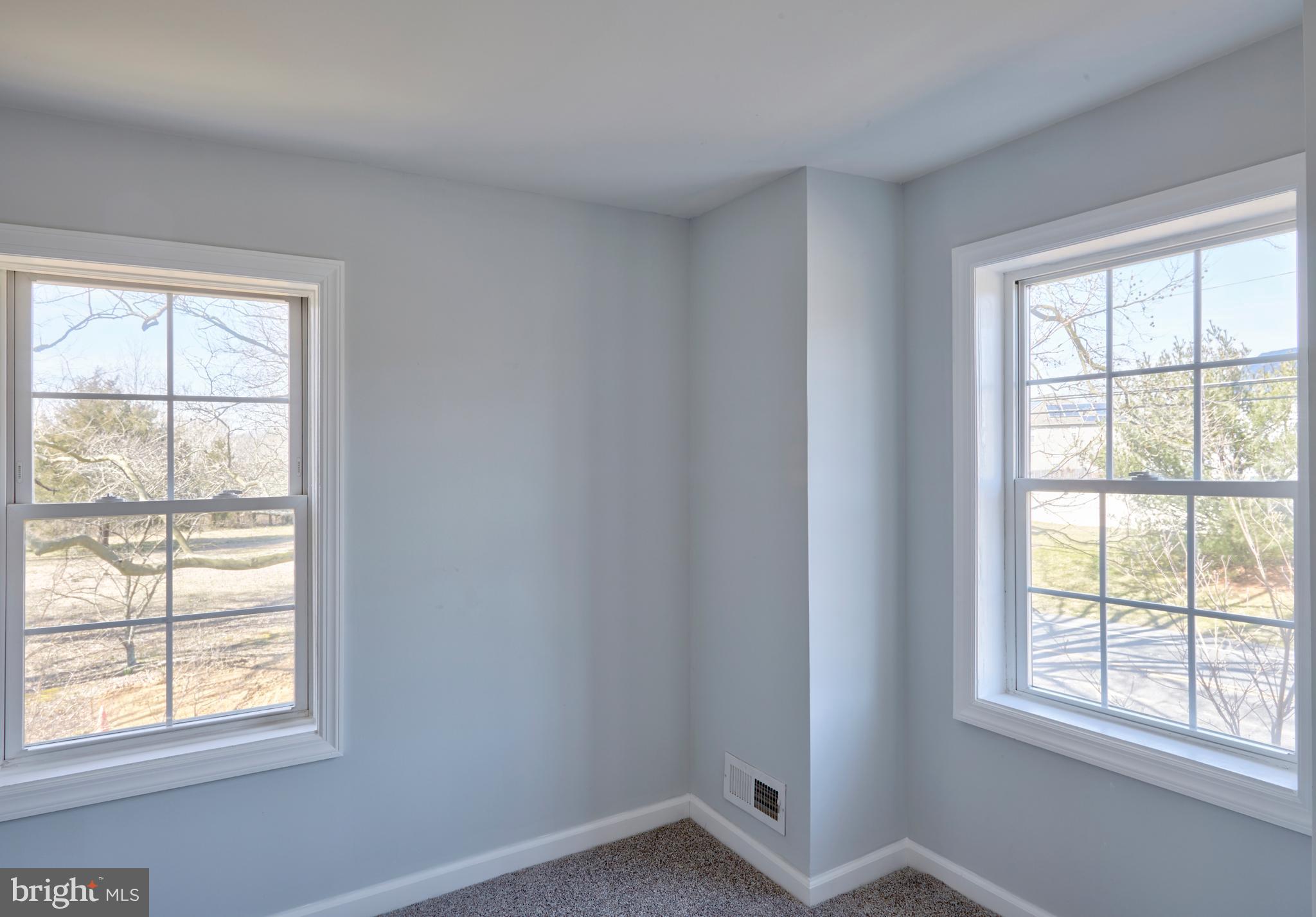 44 Cedarbrook Road Sicklerville, NJ 08081 - Photo 16 of 25 an empty room with a window