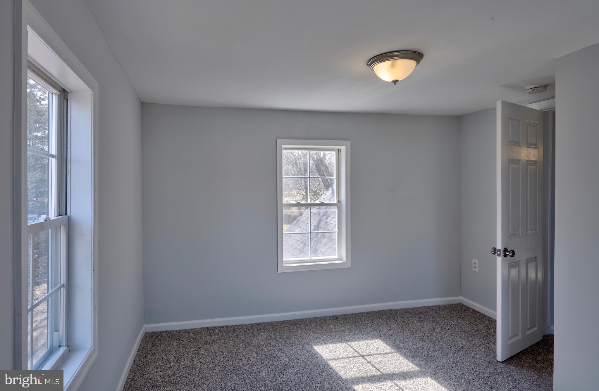 44 Cedarbrook Road Sicklerville, NJ 08081 - Photo 20 of 25 an empty room with window