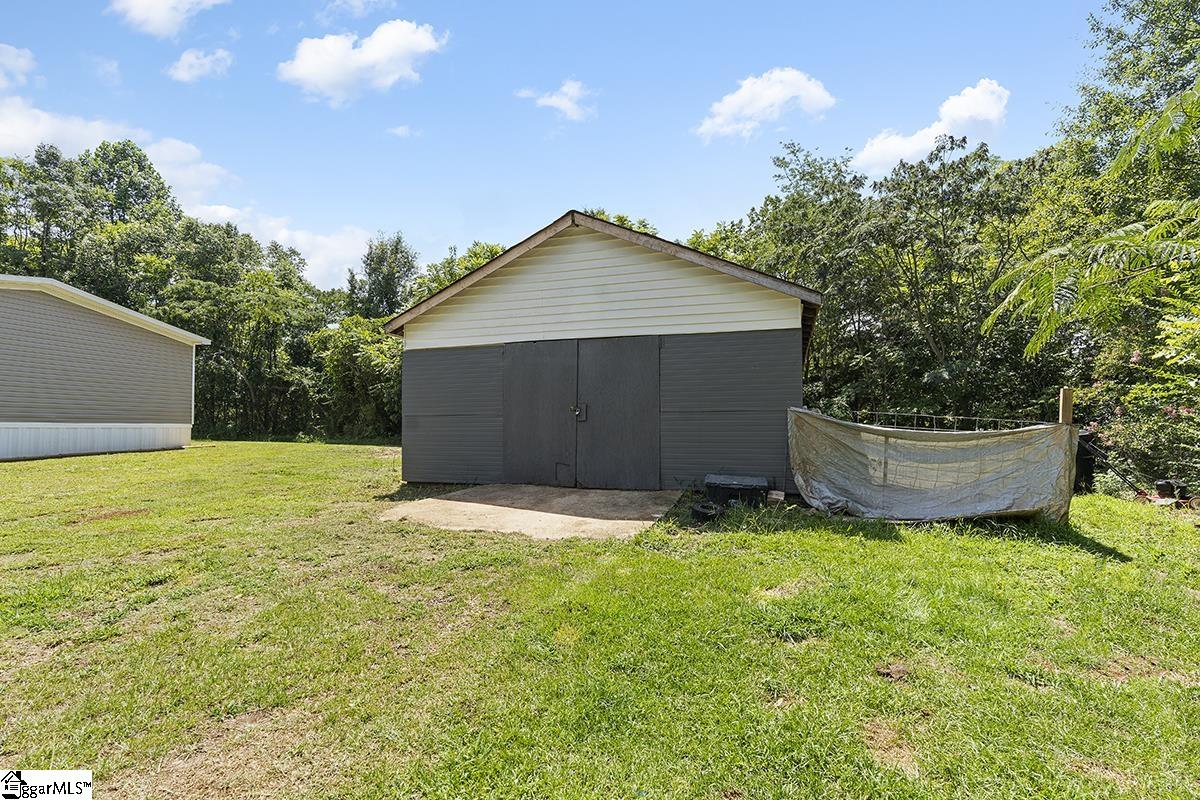 2569 Georgia Road Gray Court, SC 29645 - Photo 3 of 16 Gallery Image 3