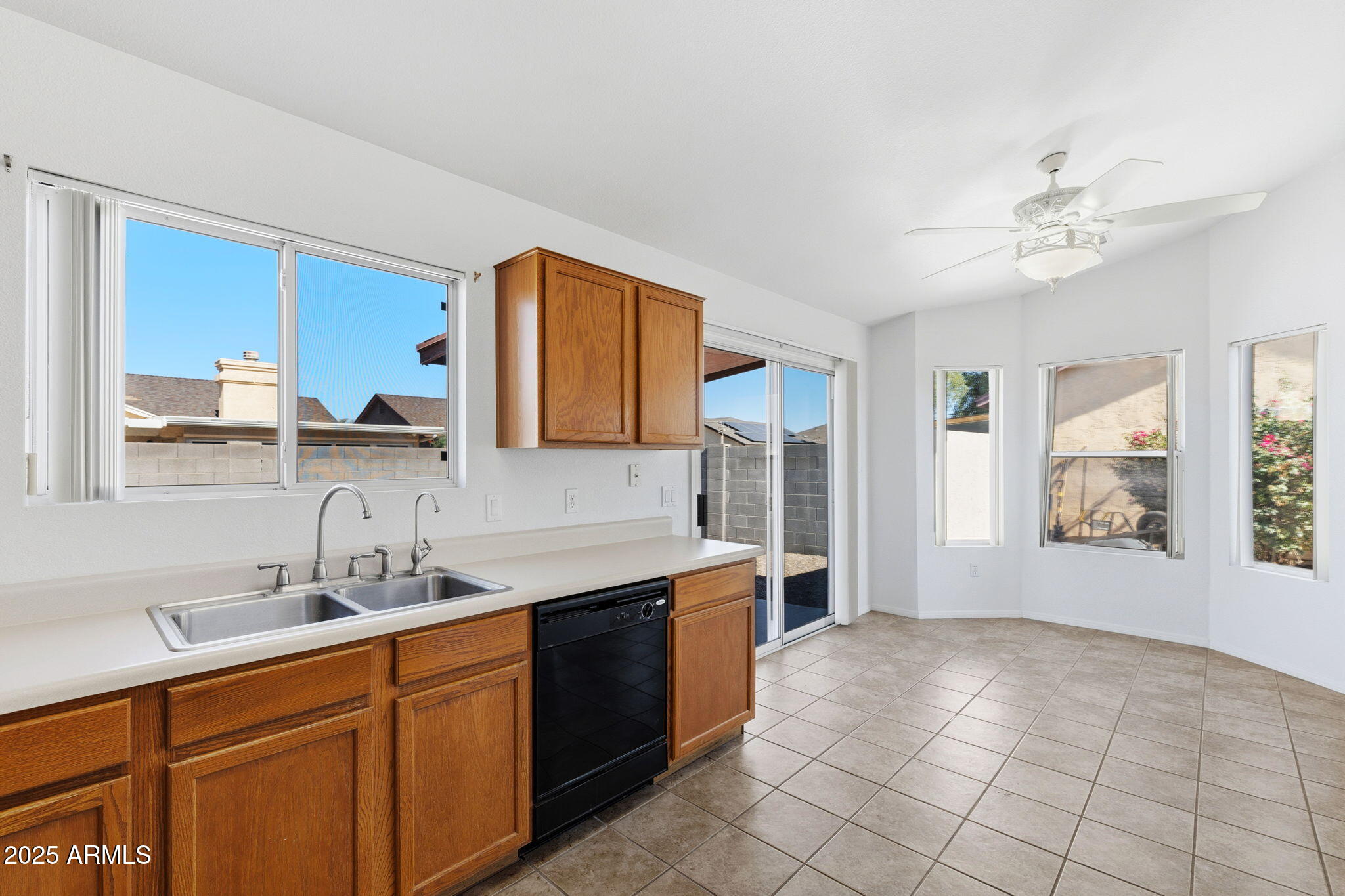 1722 East Sycamore Road Casa Grande, AZ 85122 - Photo 9 of 23 011__1722 E Sycamore Rd