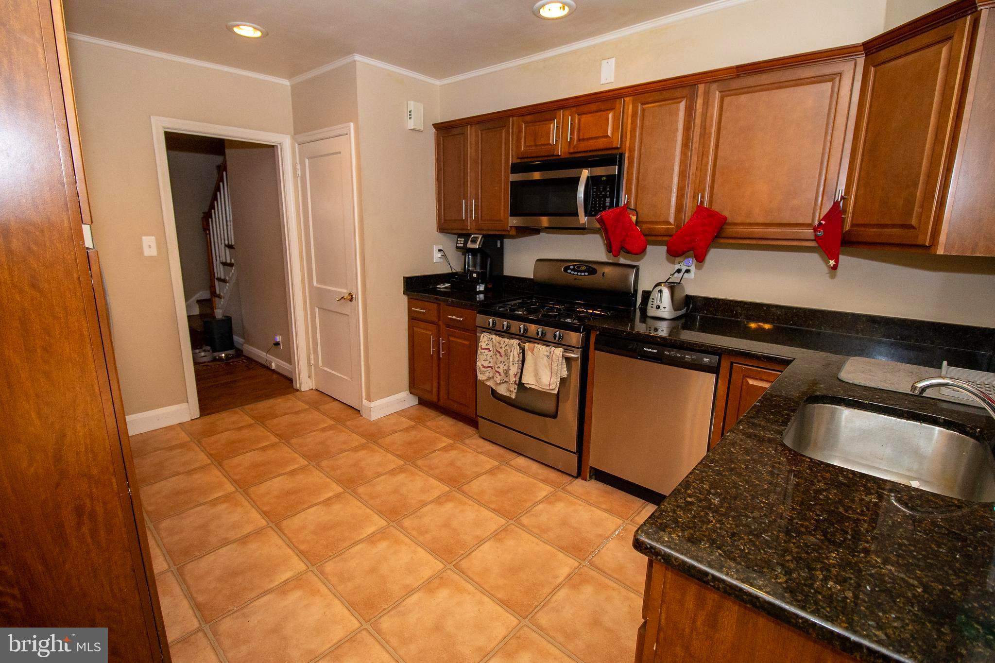 8115 Clyde Bank Road Towson, MD 21286 - Photo 8 of 32 Gallery Image 8