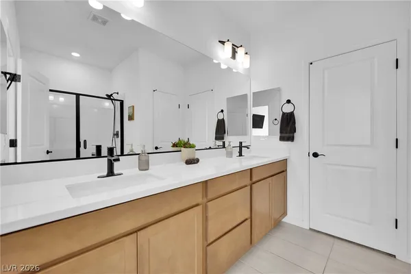 $3,600 | 8737 Del Tonside Street, Las Vegas, NV 89139