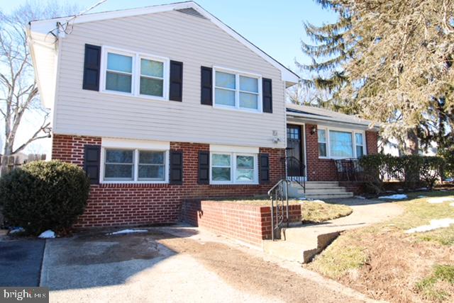 23 Valley View Road Trenton, NJ 08620 - Photo 2 of 42