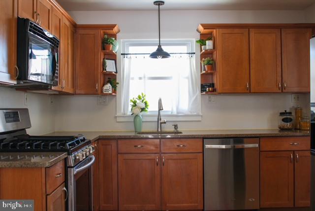 23 Valley View Road Trenton, NJ 08620 - Photo 4 of 42
