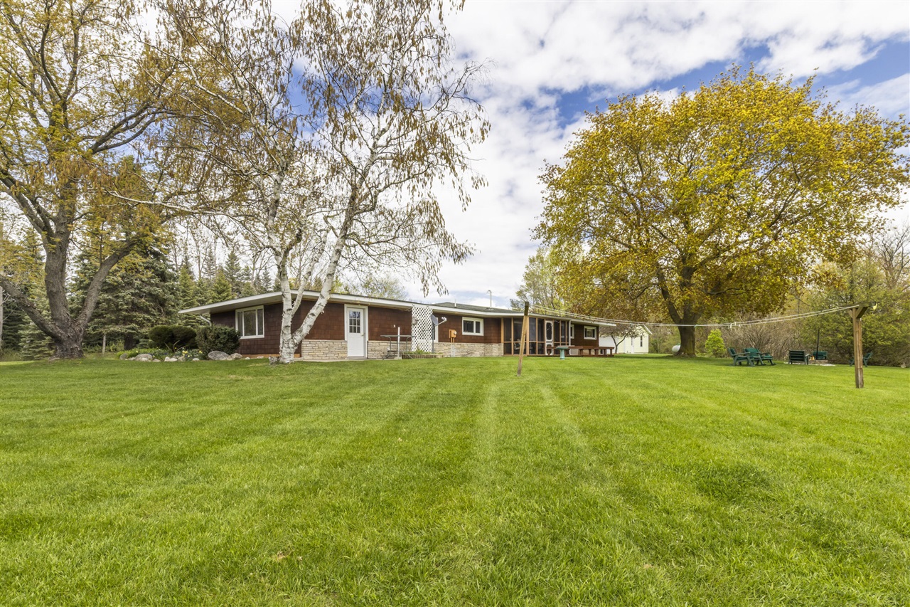 6039 Mick Road Benzonia, MI 49616 - Photo 4 of 62
