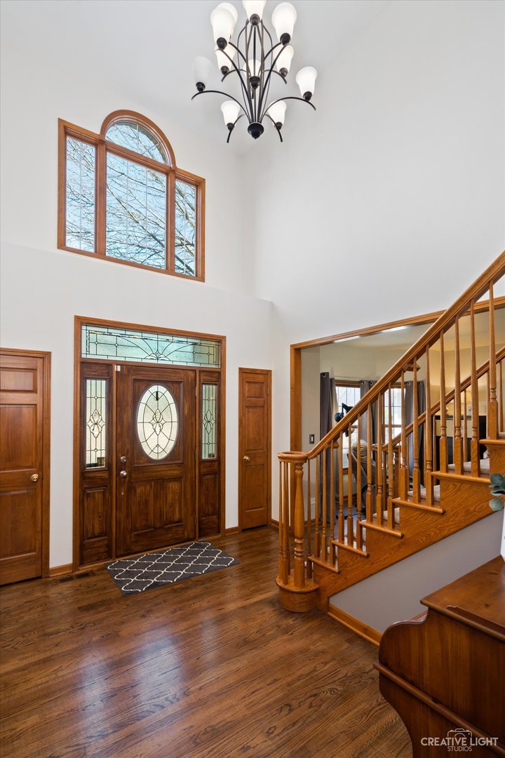 3812 Mistflower Lane Naperville, IL 60564 - Photo 18 of 49 a view of livingroom with furniture