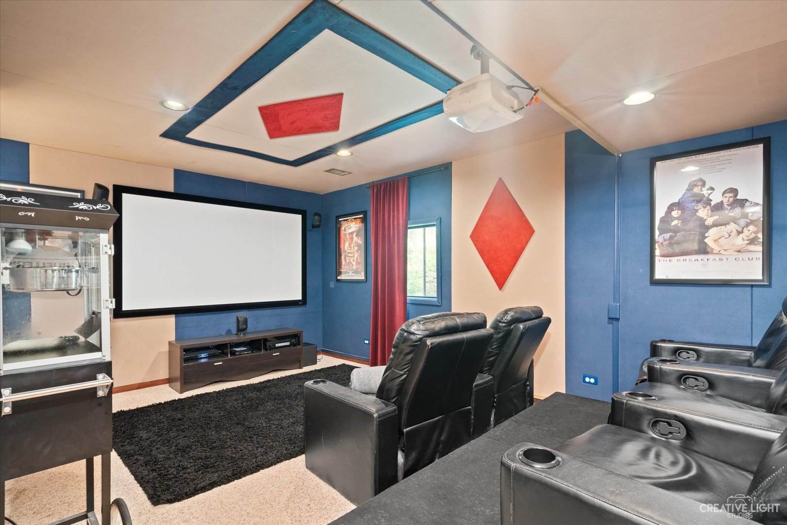 3812 Mistflower Lane Naperville, IL 60564 - Photo 28 of 49 a room with furniture and screen