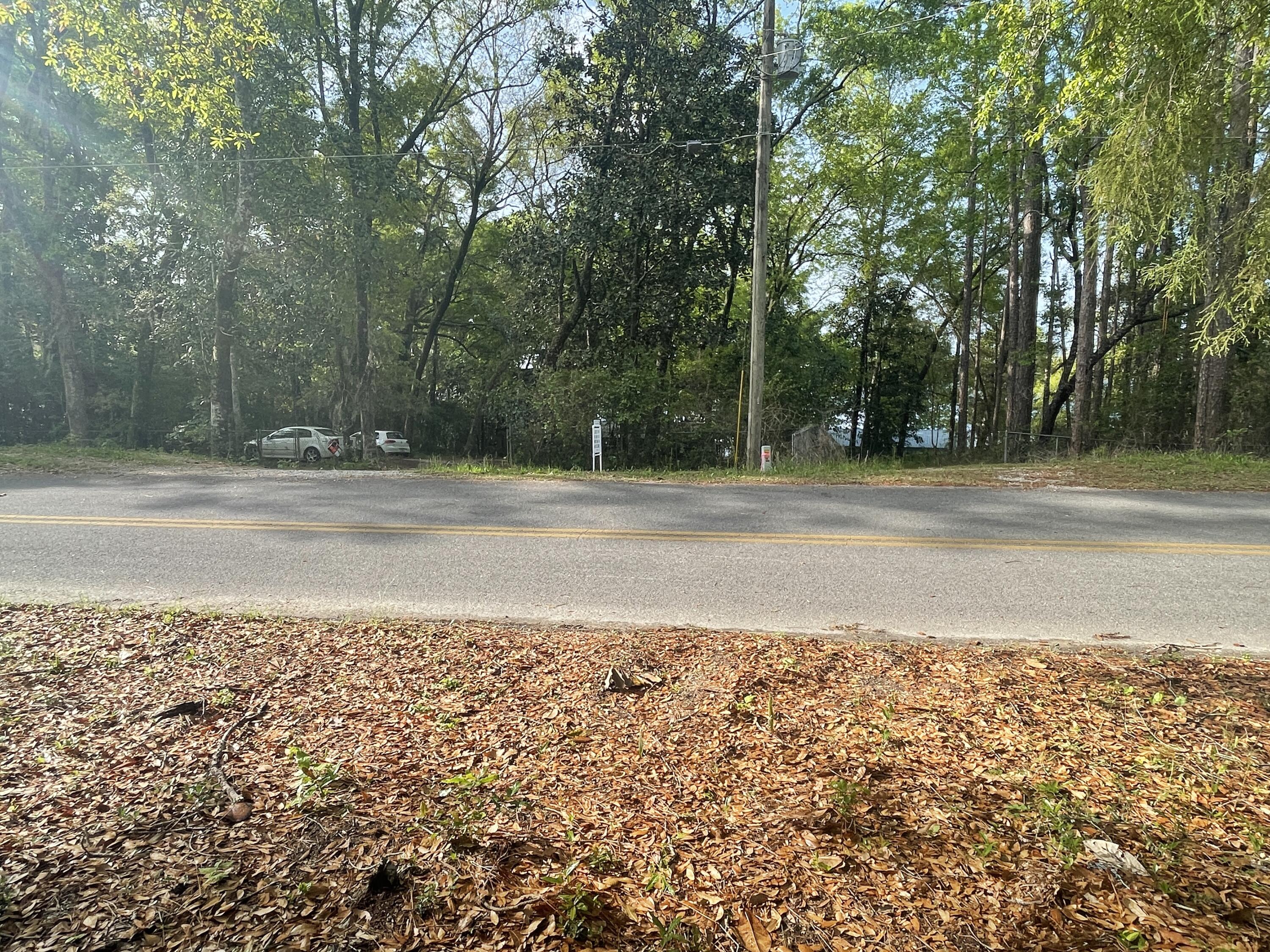 Lot 3 Squirrel Road DeFuniak Springs, FL 32433 - Photo 2 of 6 a view of a yard