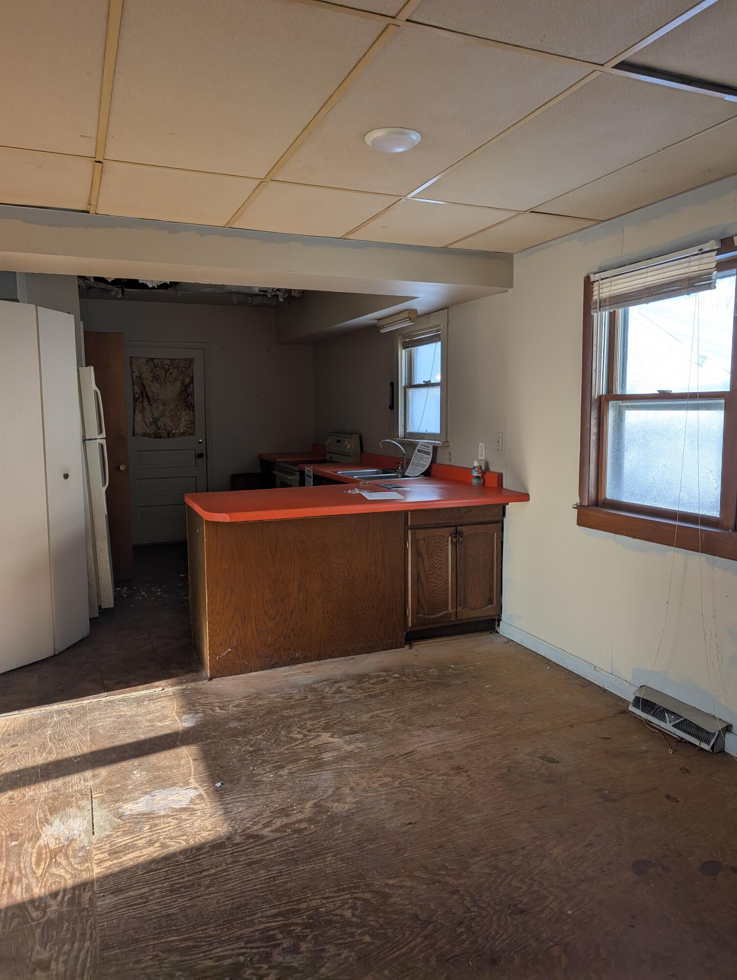 1608 2nd Street Jackson, MI 49203 - Photo 10 of 22 Kitchen
