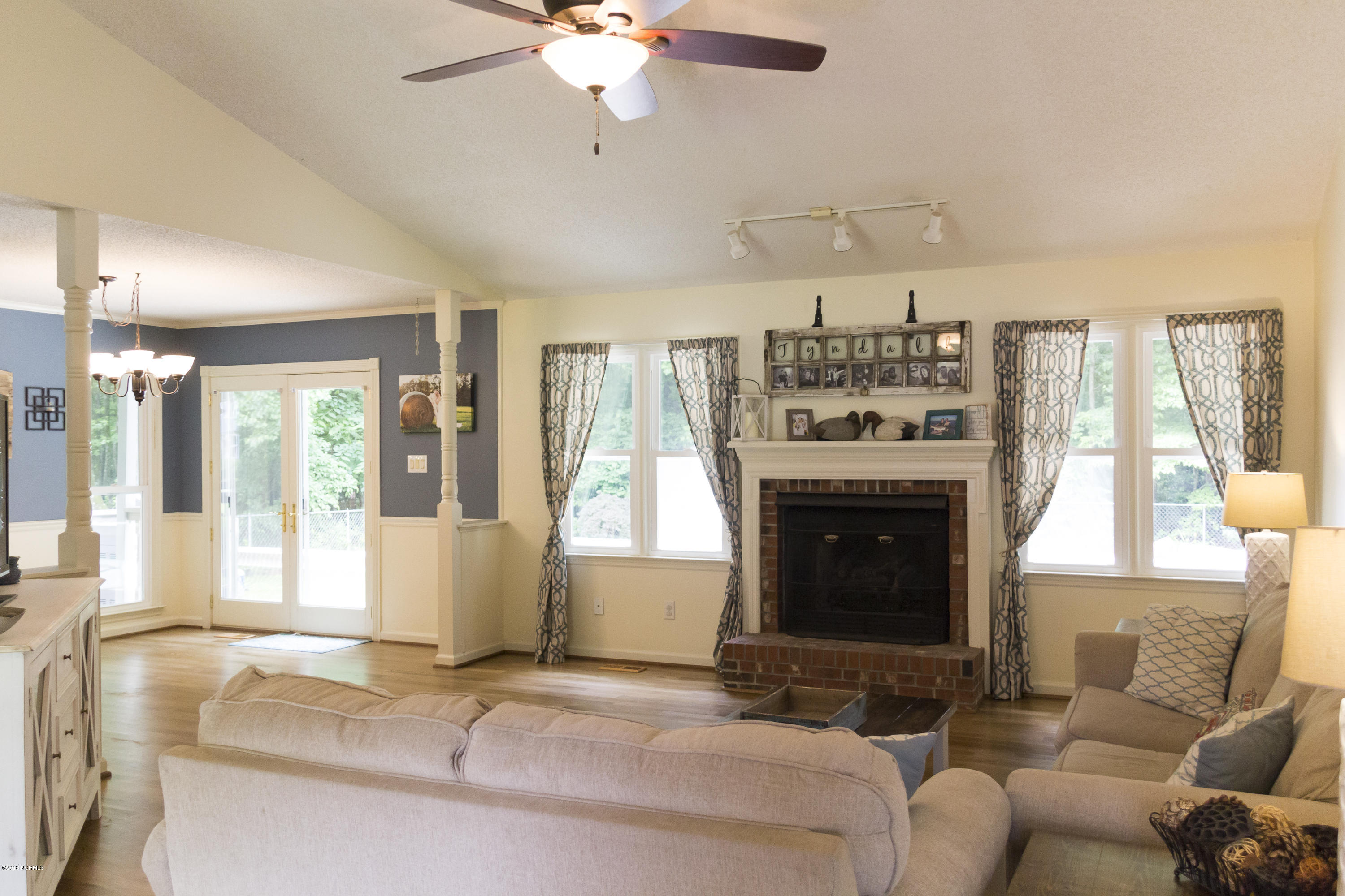 111 Spring Ridge Court New Bern, NC 28562 - Photo 4 of 33 Fireplace
