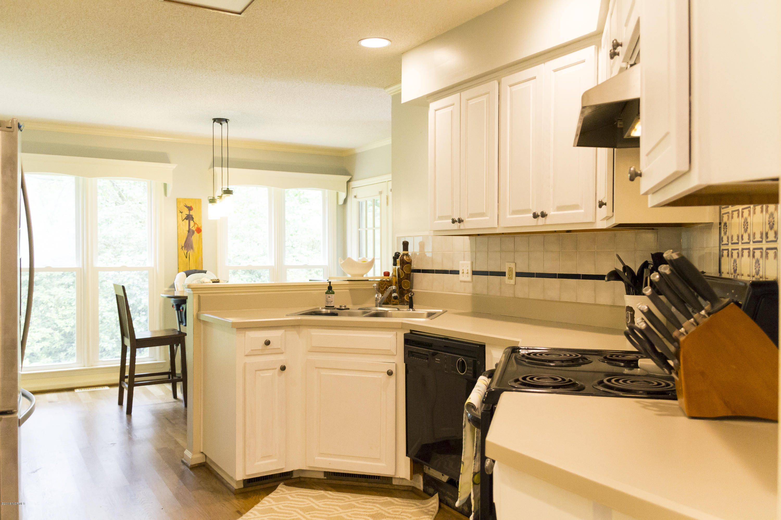 111 Spring Ridge Court New Bern, NC 28562 - Photo 10 of 33 Kitchen