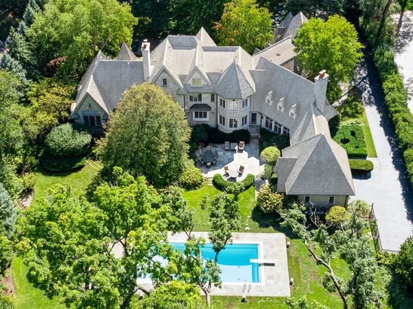 $4,295,000 | 3102 White Oak Lane, Oak Brook, IL 60523