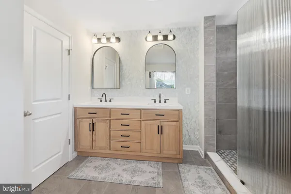 $589,999 | 18319 Summit Pointe Drive, Triangle, VA 22172