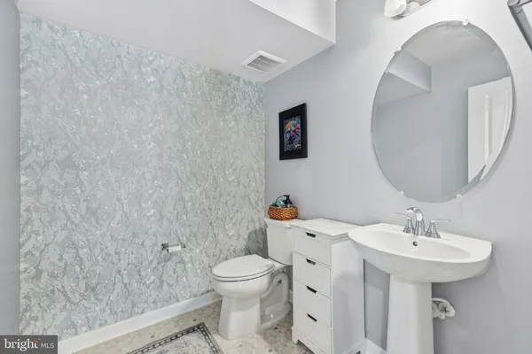 $589,999 | 18319 Summit Pointe Drive, Triangle, VA 22172