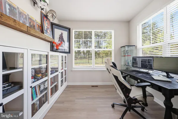 $589,999 | 18319 Summit Pointe Drive, Triangle, VA 22172
