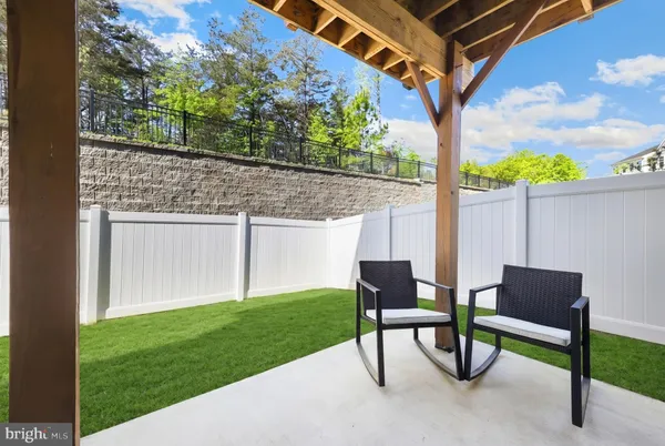 $589,999 | 18319 Summit Pointe Drive, Triangle, VA 22172