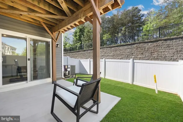 $589,999 | 18319 Summit Pointe Drive, Triangle, VA 22172