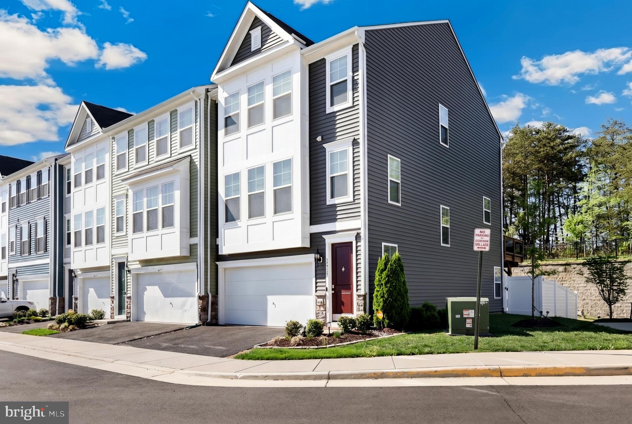 18319 Summit Pointe Drive Triangle, VA 22172 - Photo 40 of 40 a front view of a building with street view