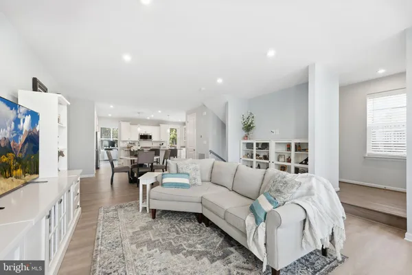 $589,999 | 18319 Summit Pointe Drive, Triangle, VA 22172