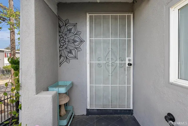 a view of a livingroom with a dresser