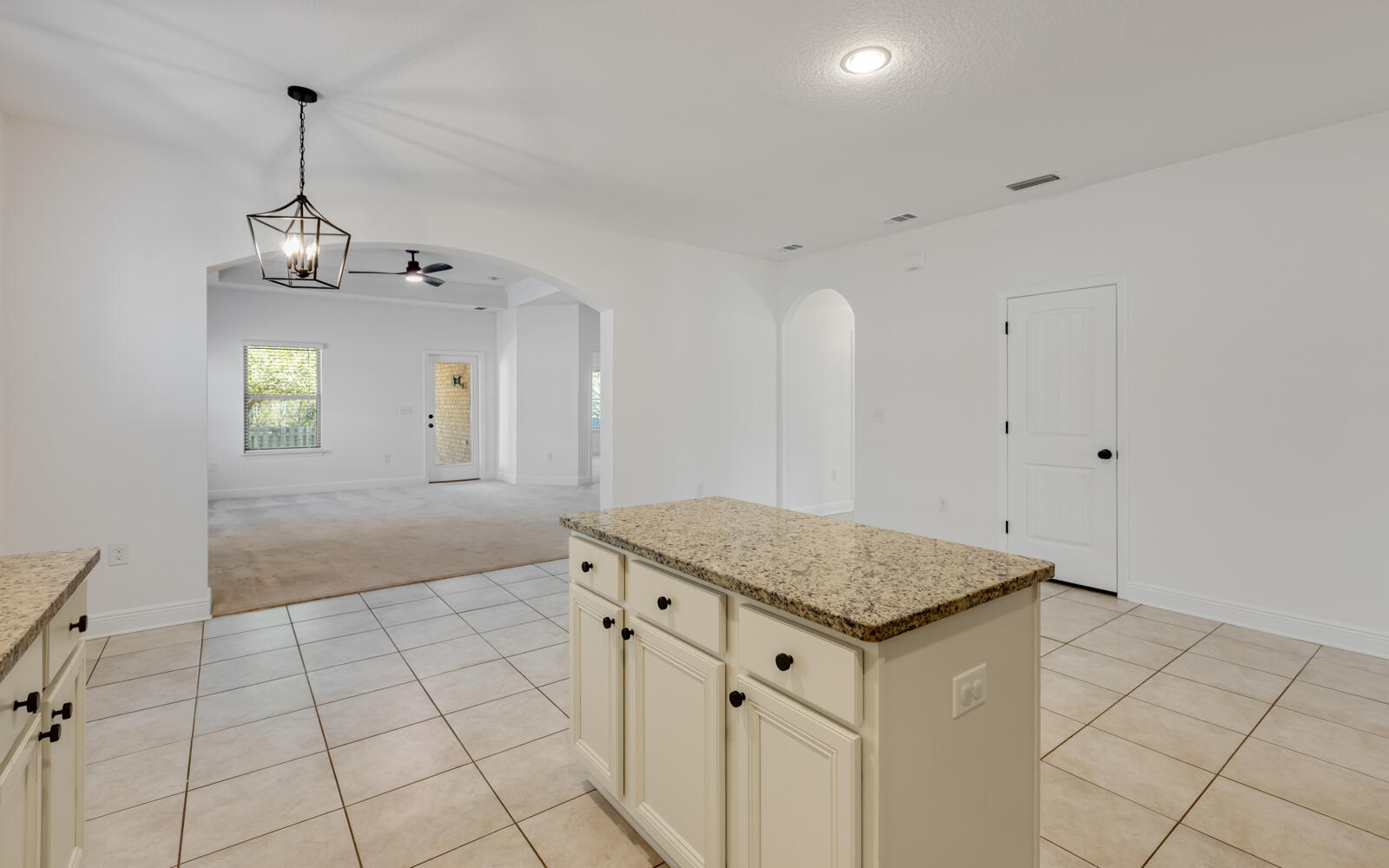 379 Whitman Way Freeport, FL 32439 - Photo 8 of 82 379WhitmanWay-11