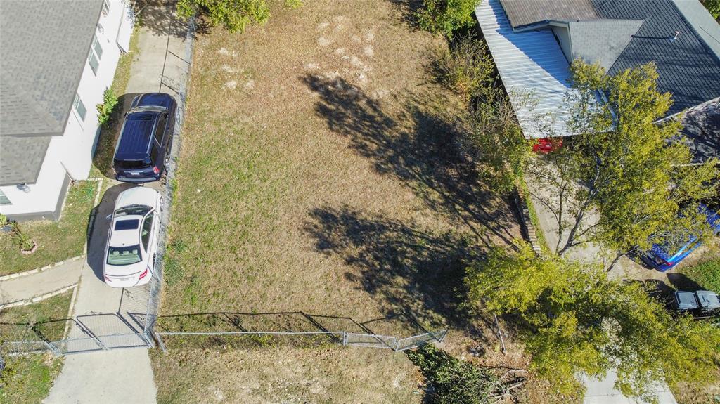 1701 Flanders Street Dallas, TX 75208 - Photo 4 of 19 Aerial view of property and surrounding area
