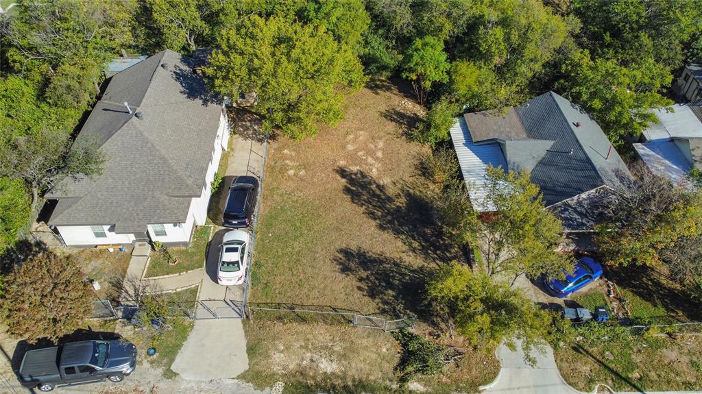 1701 Flanders Street Dallas, TX 75208 - Photo 9 of 19 View of subject property