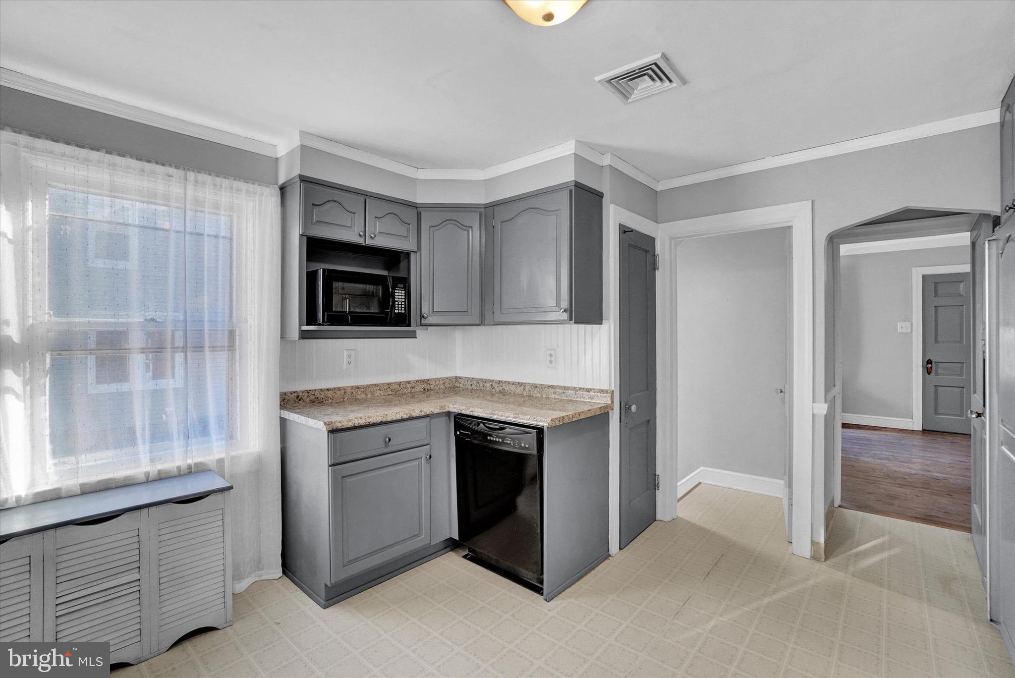 340 Hanover Road York, PA 17408 - Photo 11 of 28