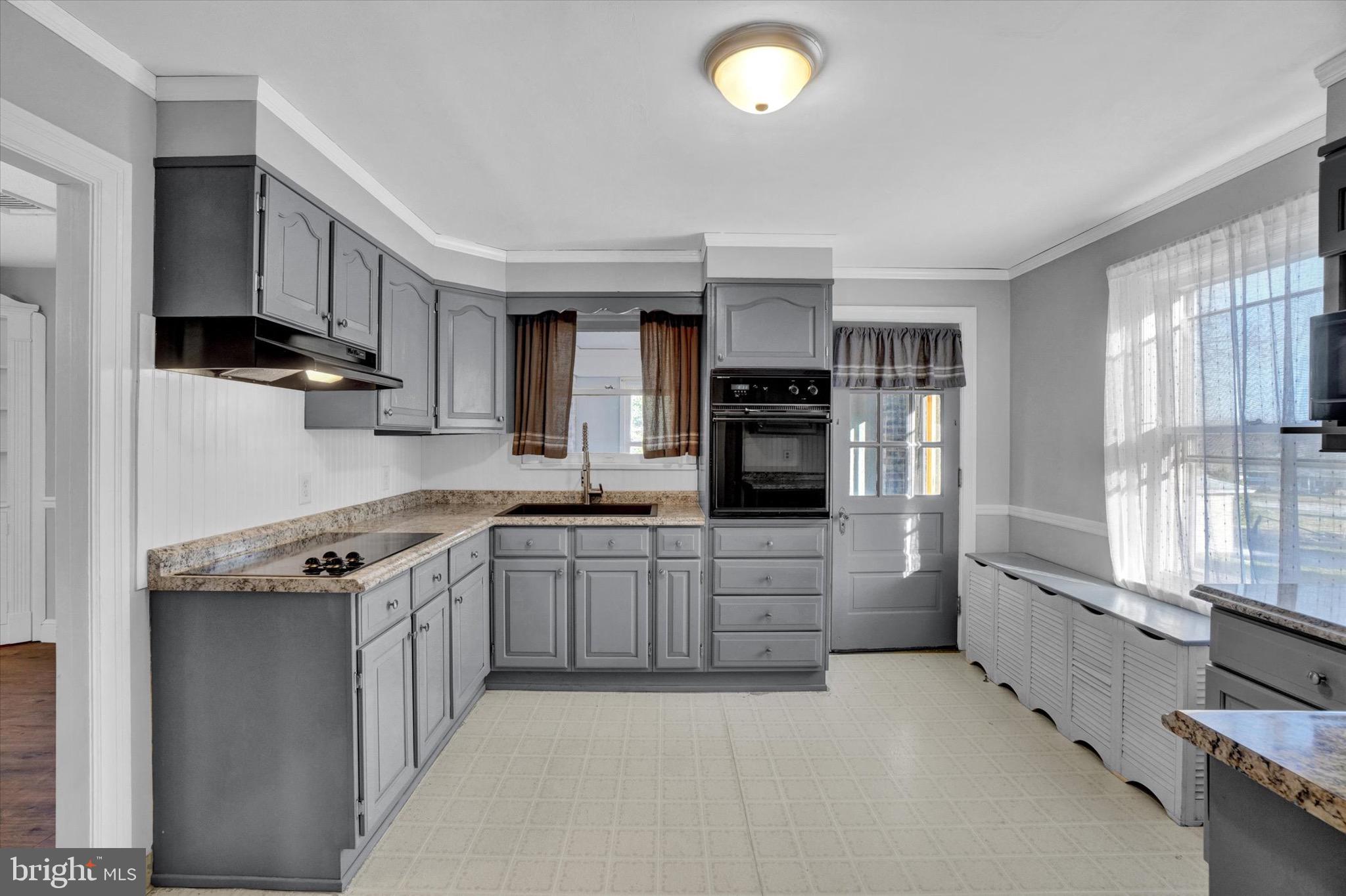 340 Hanover Road York, PA 17408 - Photo 9 of 28