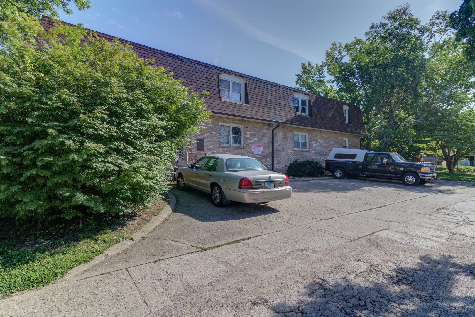 912 Crescent Drive, Unit 24 Champaign, IL 61821 - Photo 16 of 17