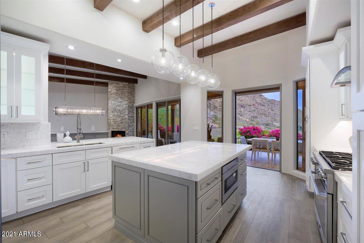 5784 East Quartz Mountain Road Paradise Valley, AZ 85253 - Photo 21 of 61 32-Kitchen
