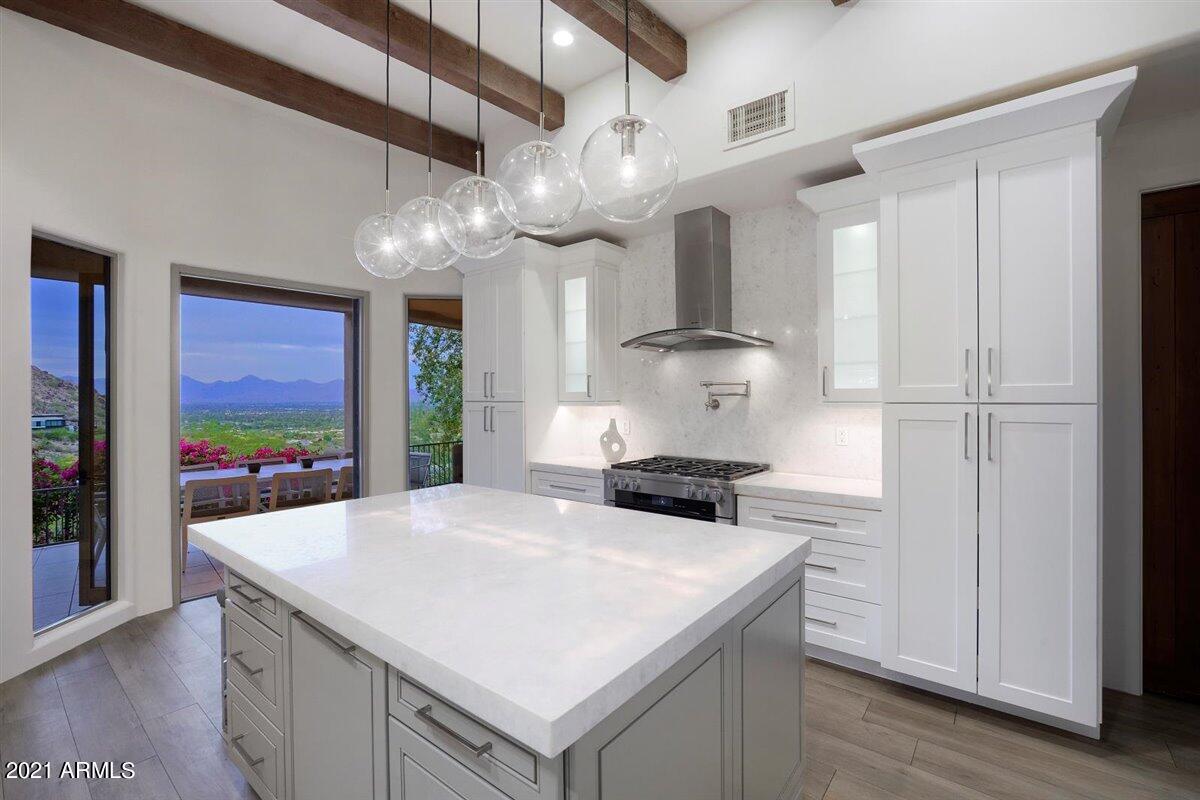 5784 East Quartz Mountain Road Paradise Valley, AZ 85253 - Photo 22 of 61 33-Kitchen
