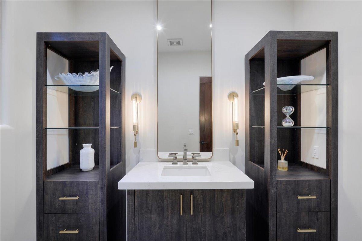 5784 East Quartz Mountain Road Paradise Valley, AZ 85253 - Photo 37 of 61 48-Powder Bath