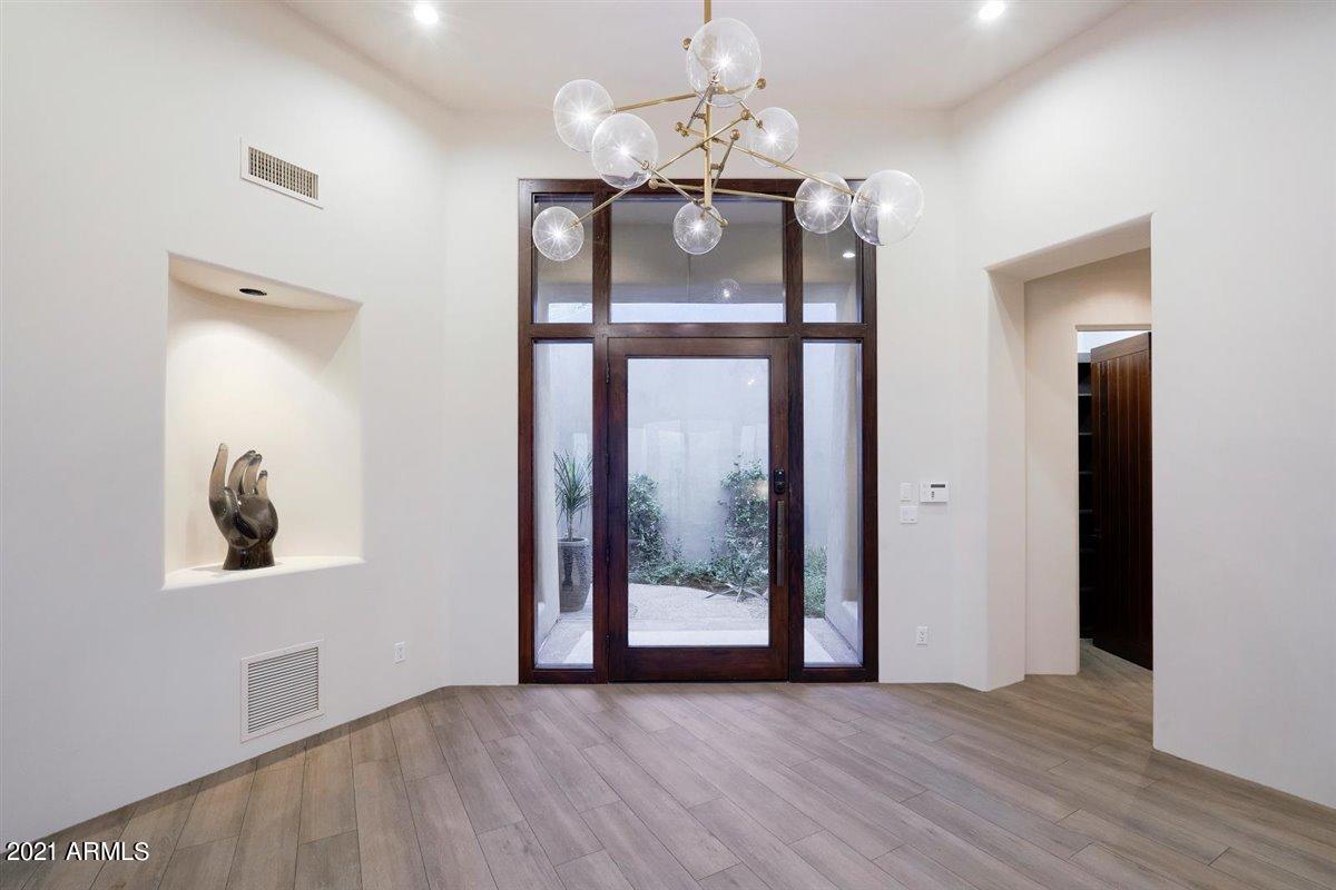 5784 East Quartz Mountain Road Paradise Valley, AZ 85253 - Photo 9 of 61 20-Foyer